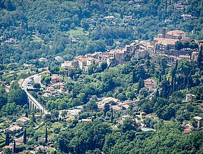 Le Bar-sur-Loup - Vue générale - Agrandir l'image (fenêtre modale)