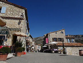 Gourdon - Rue principale - Agrandir l'image (fenêtre modale)