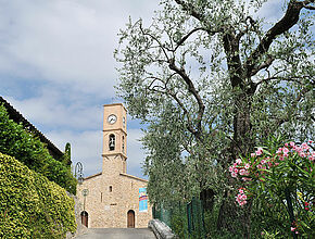 Opio - L'église - Agrandir l'image (fenêtre modale)