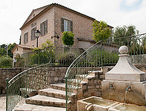 Le Rouret - La mairie - Agrandir l'image (fenêtre modale)