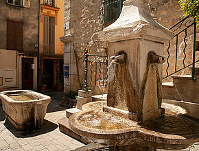 Valbonne - La fontaine - Agrandir l'image (fenêtre modale)
