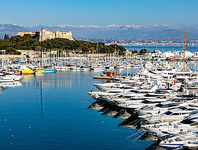 Antibes - Le port - Agrandir l'image (fenêtre modale)